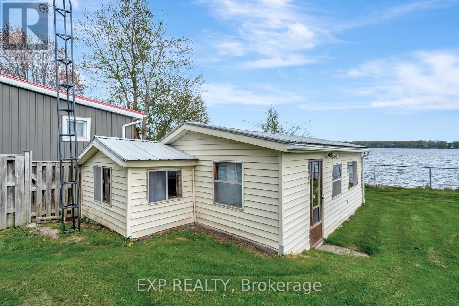 1083 Lakeside Drive, Prince Edward County, Ontario  K0K 1T0 - Photo 38 - X12149524