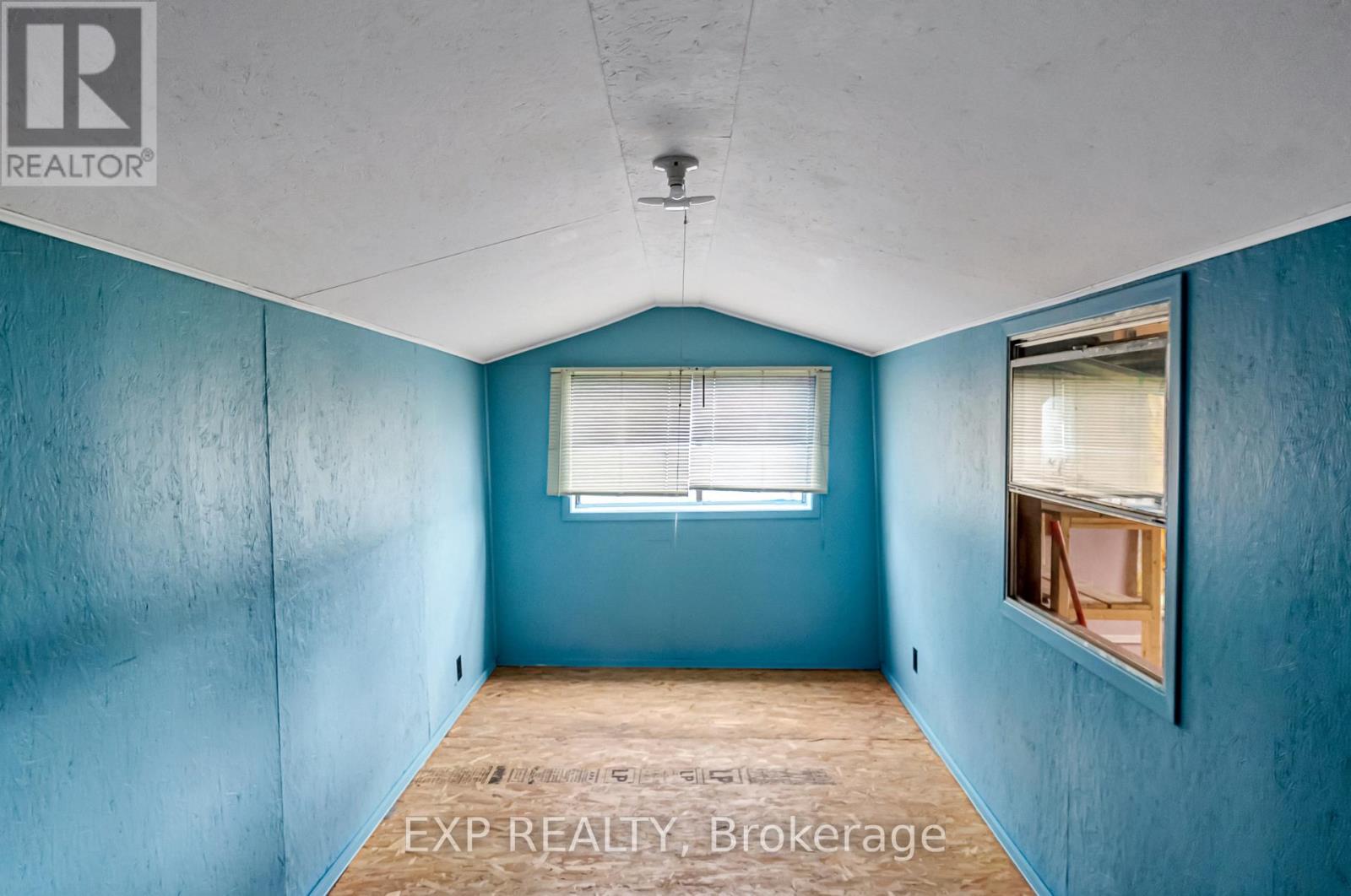 1083 Lakeside Drive, Prince Edward County (Ameliasburg Ward), Ontario  K0K 1T0 - Photo 43 - X12149524