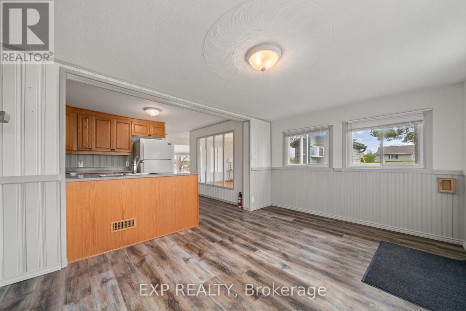 1083 Lakeside Drive, Prince Edward County, Ontario  K0K 1T0 - Photo 9 - X12149524