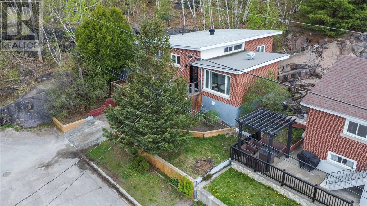 Property at 484 Maple St image 2