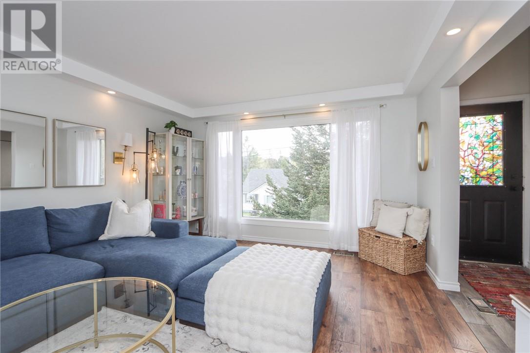 Property at 484 Maple St image 3