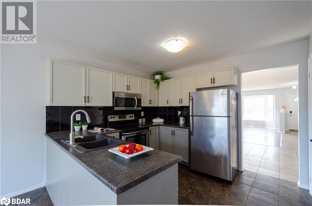 26 Ingram Court, Barrie, Ontario  L4N 7B9 - Photo 8 - 40728933
