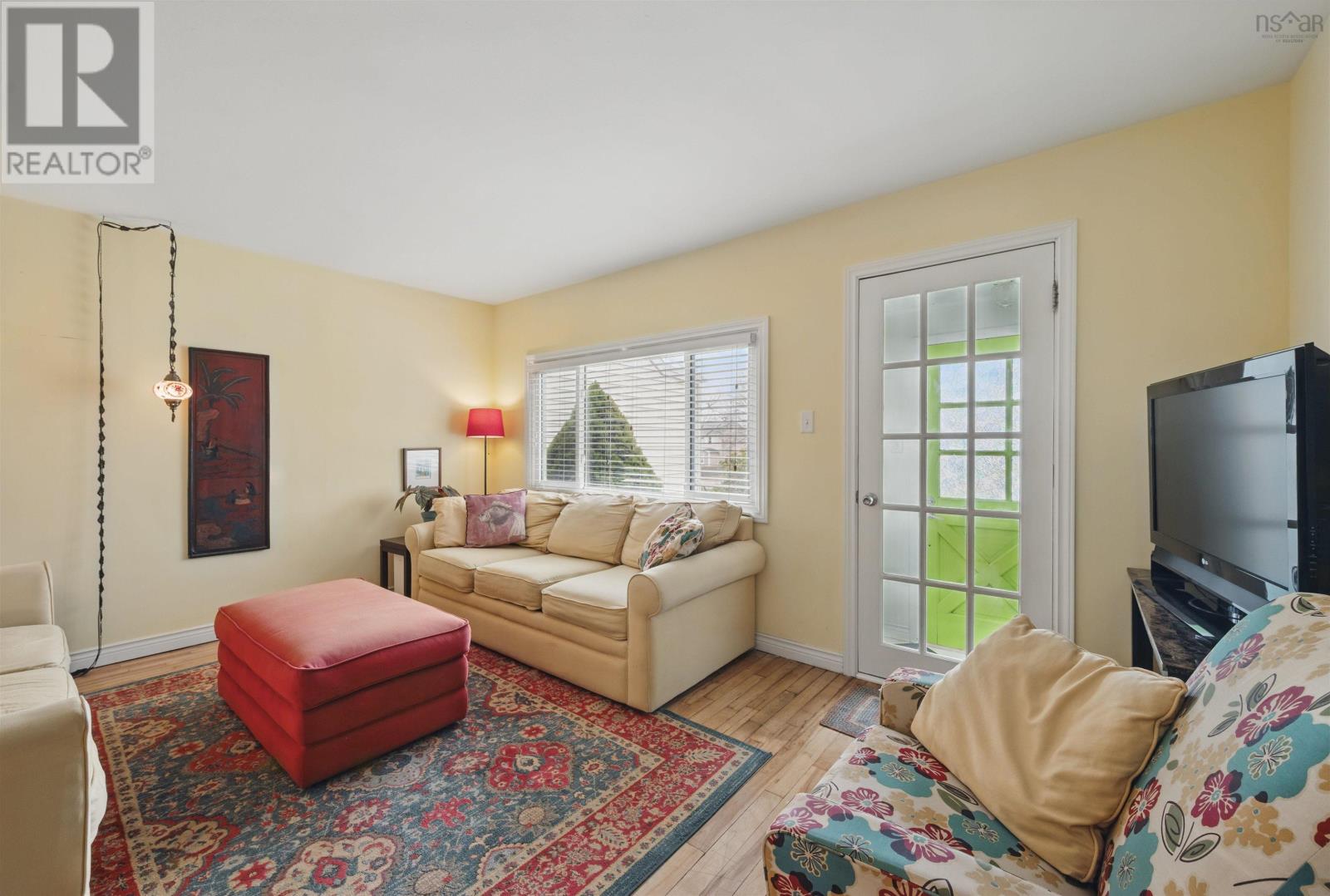 Property at 2793 Connaught Avenue image 4