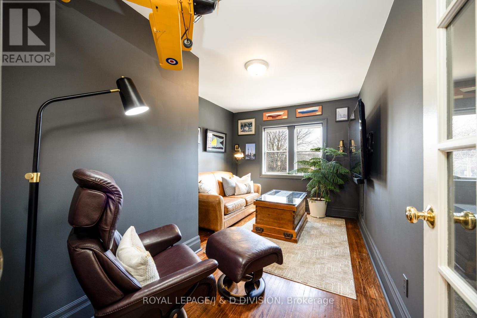 146 St Germain Avenue, Toronto, Ontario  M5M 1W1 - Photo 26 - C12131069