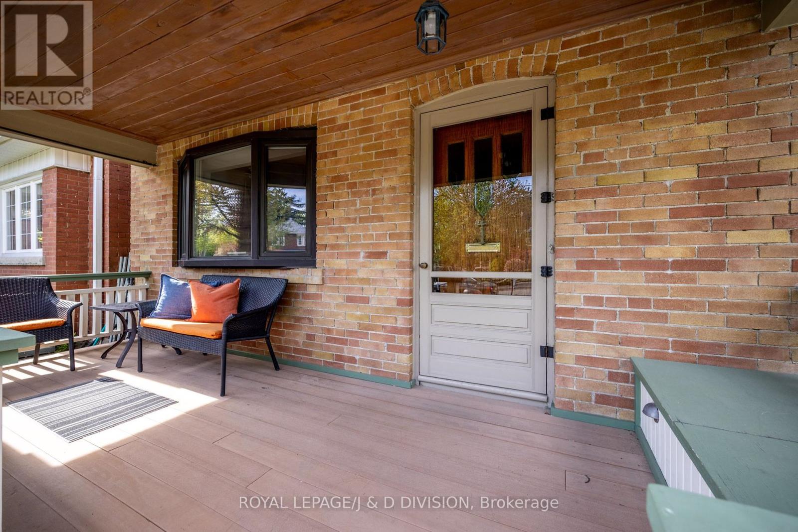 146 St Germain Avenue, Toronto, Ontario  M5M 1W1 - Photo 36 - C12131069