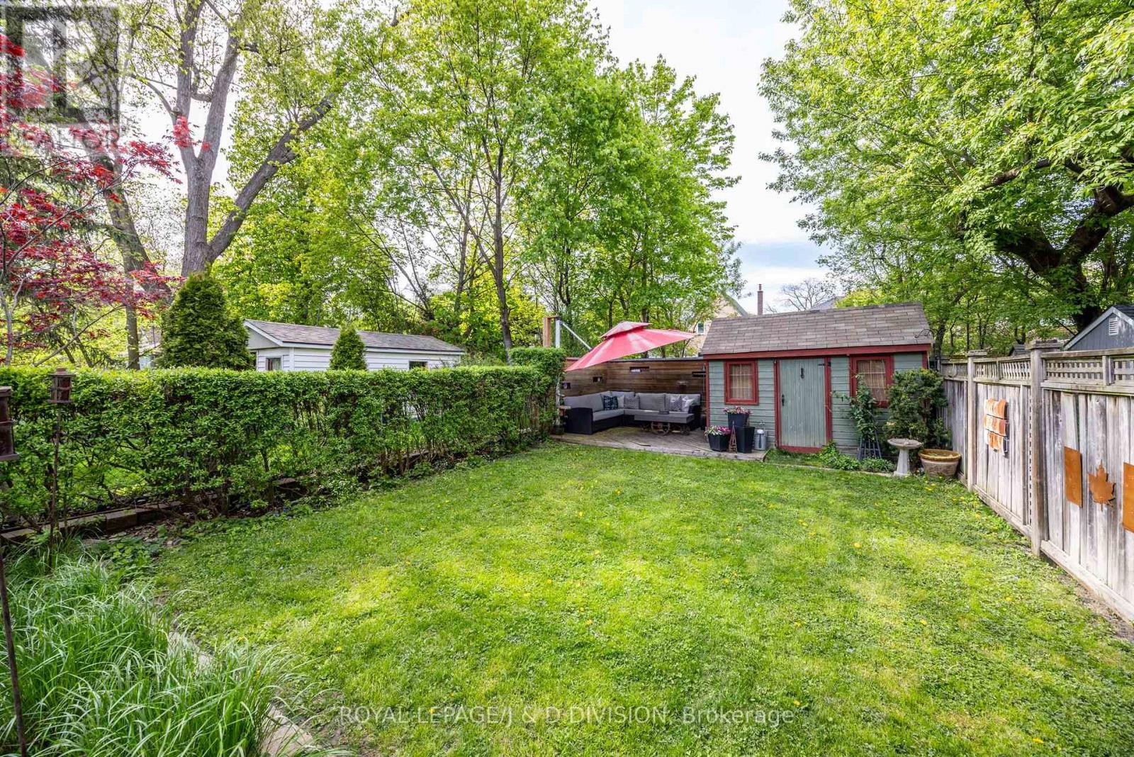 146 St Germain Avenue, Toronto, Ontario  M5M 1W1 - Photo 29 - C12131069