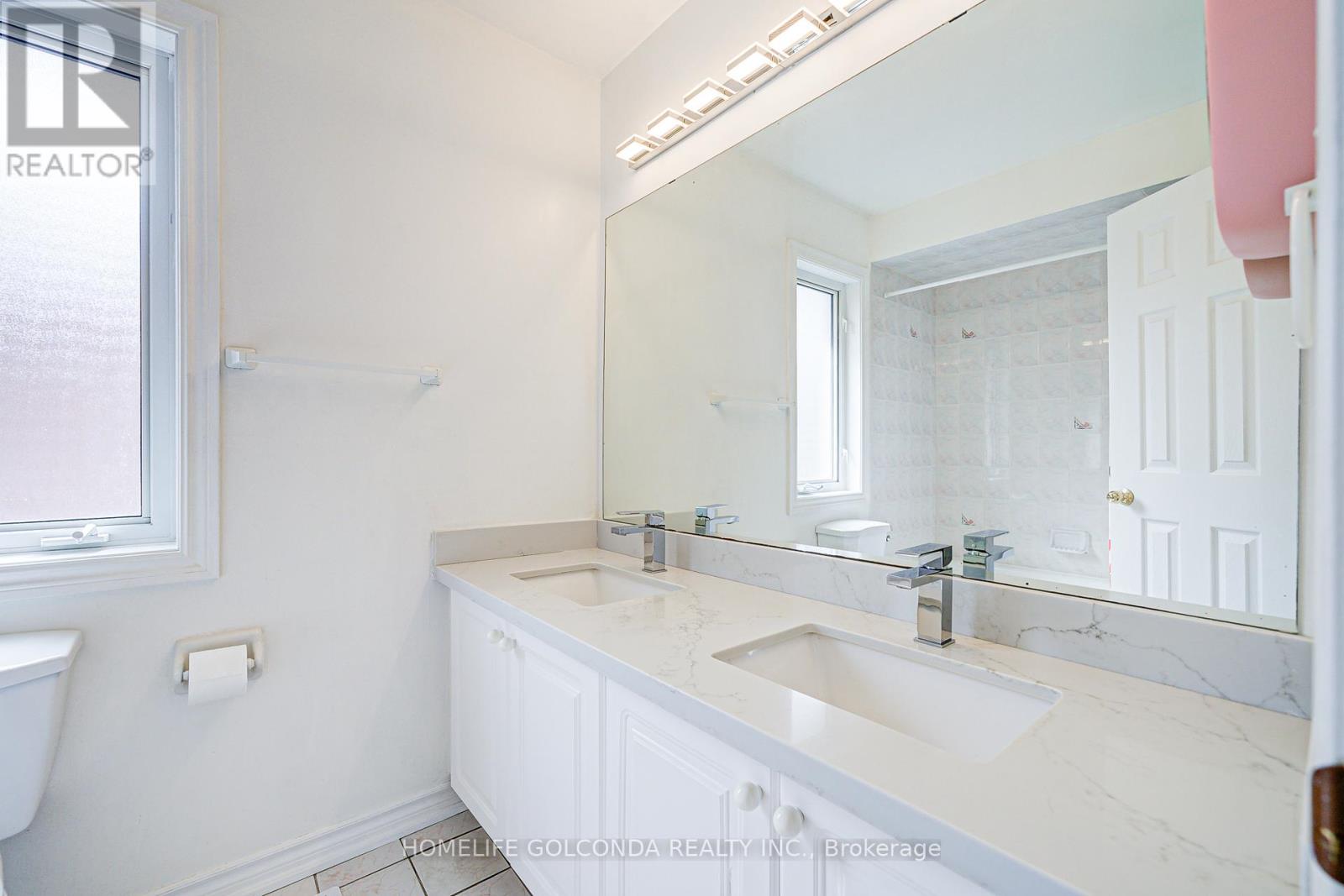 2 Eastpine Drive, Markham, Ontario  L3R 4Z2 - Photo 17 - N12149460