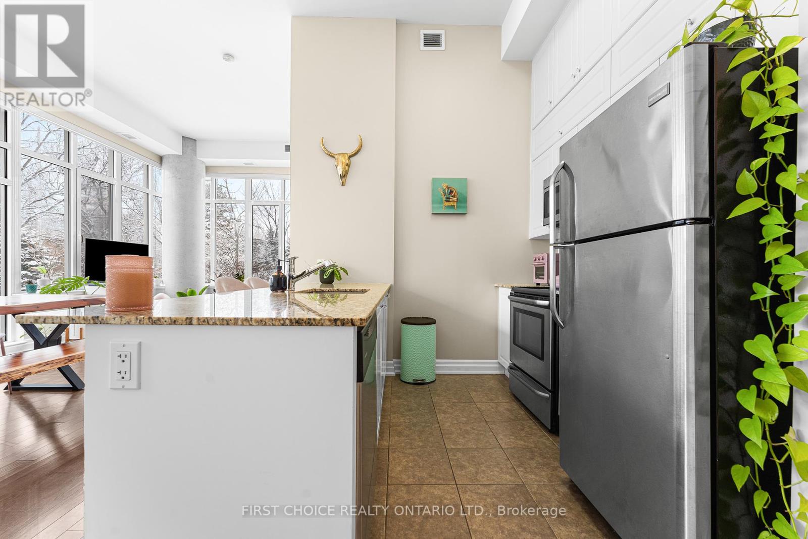 102 - 90 Landry Street, Ottawa, Ontario  K1L 0A9 - Photo 5 - X12149457