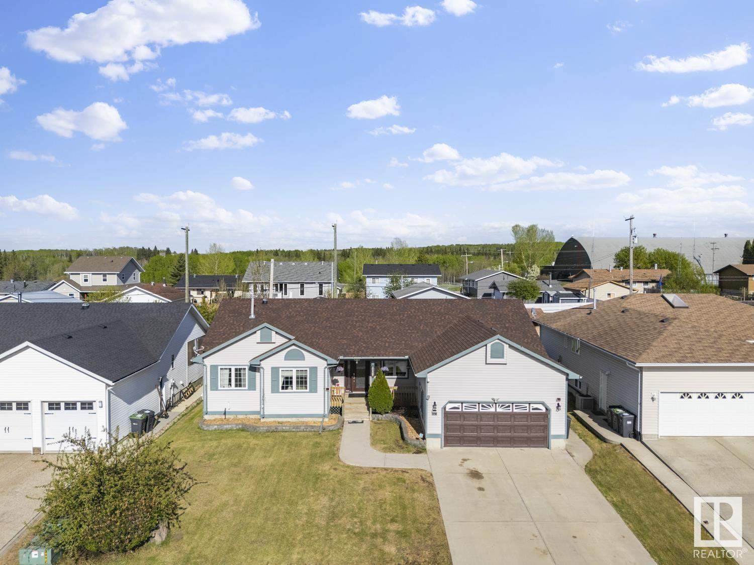 Property at 1714 7 ST image 2