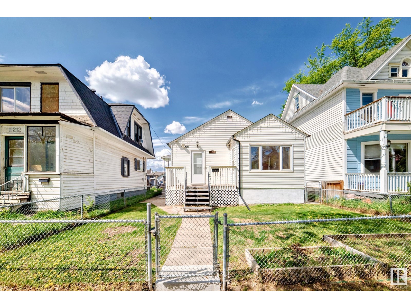 Property at 11216 94 ST NW image 1