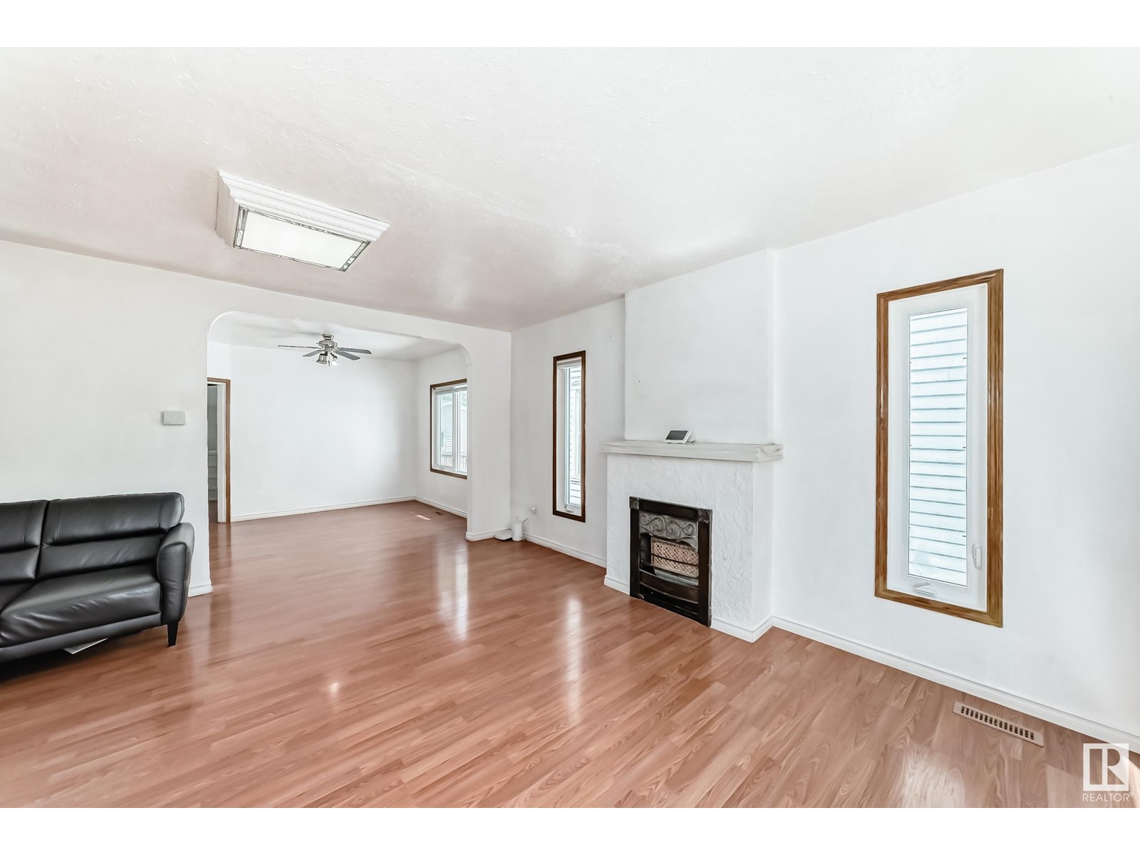 Property at 11216 94 ST NW image 5