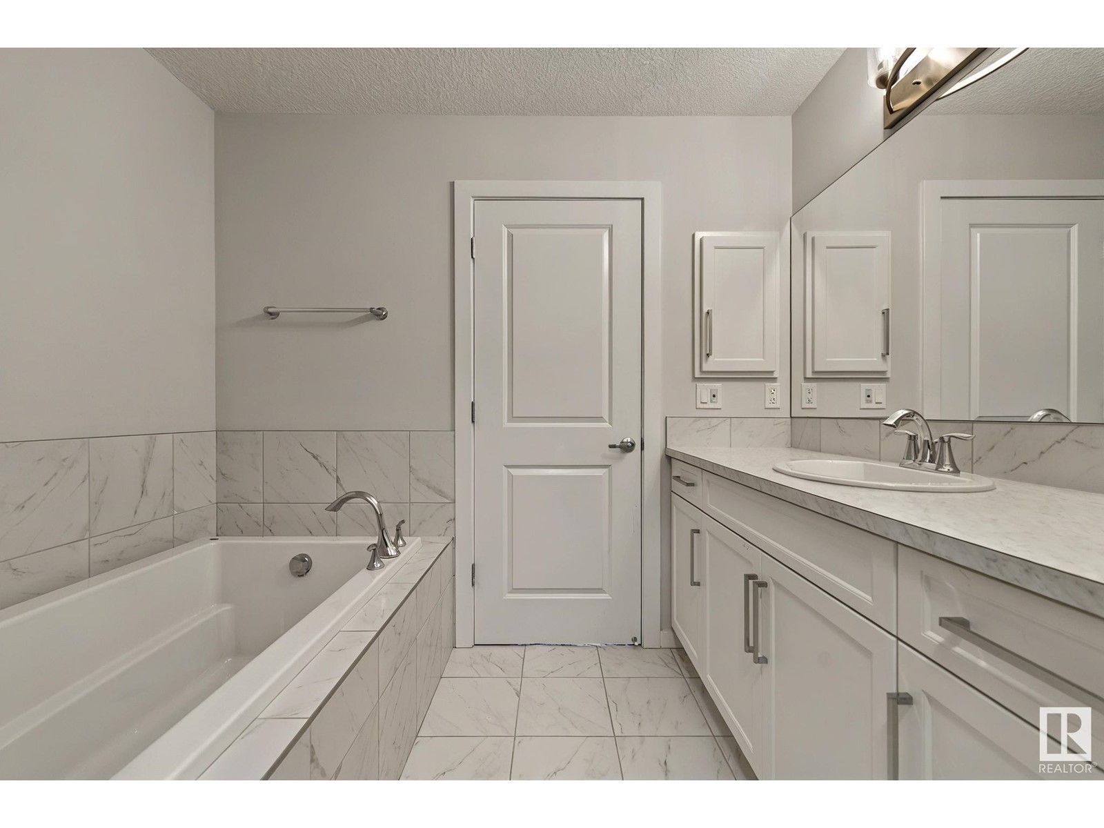 3033 Chokecherry Cm Sw, Edmonton, Alberta  T6X 2M4 - Photo 4 - E4436497