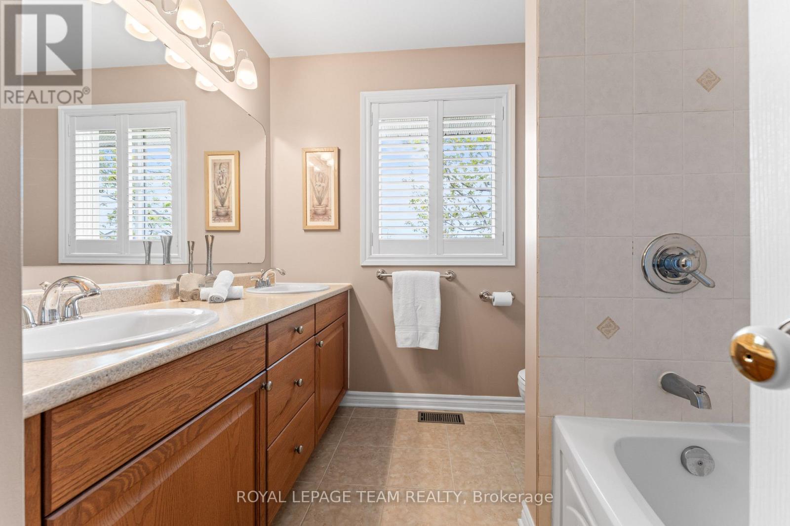 65 Black Tern Crescent, Ottawa, Ontario  K2M 2Z3 - Photo 37 - X12149466