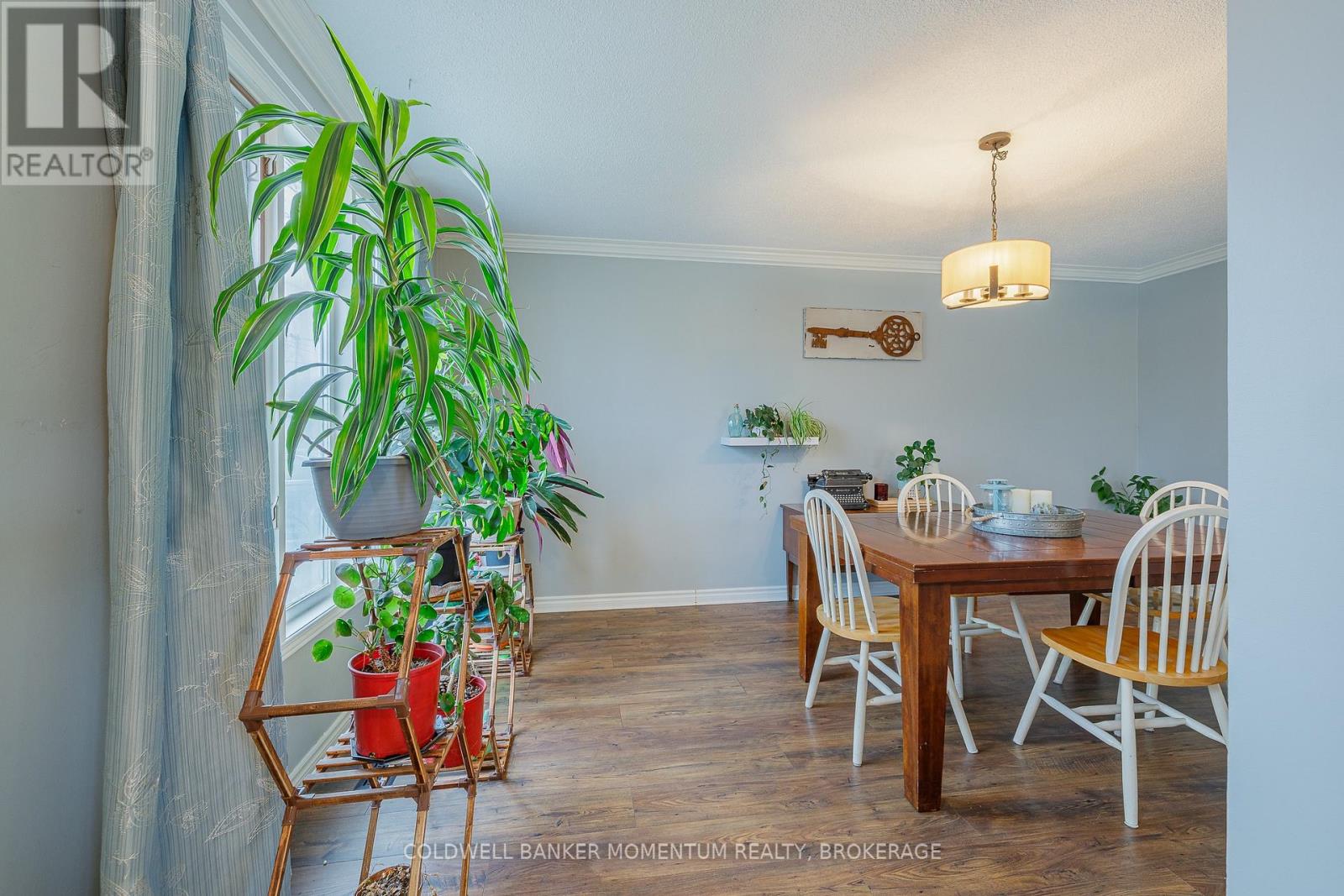 299 Dain Avenue, Welland, Ontario  L3B 3E7 - Photo 6 - X12090393