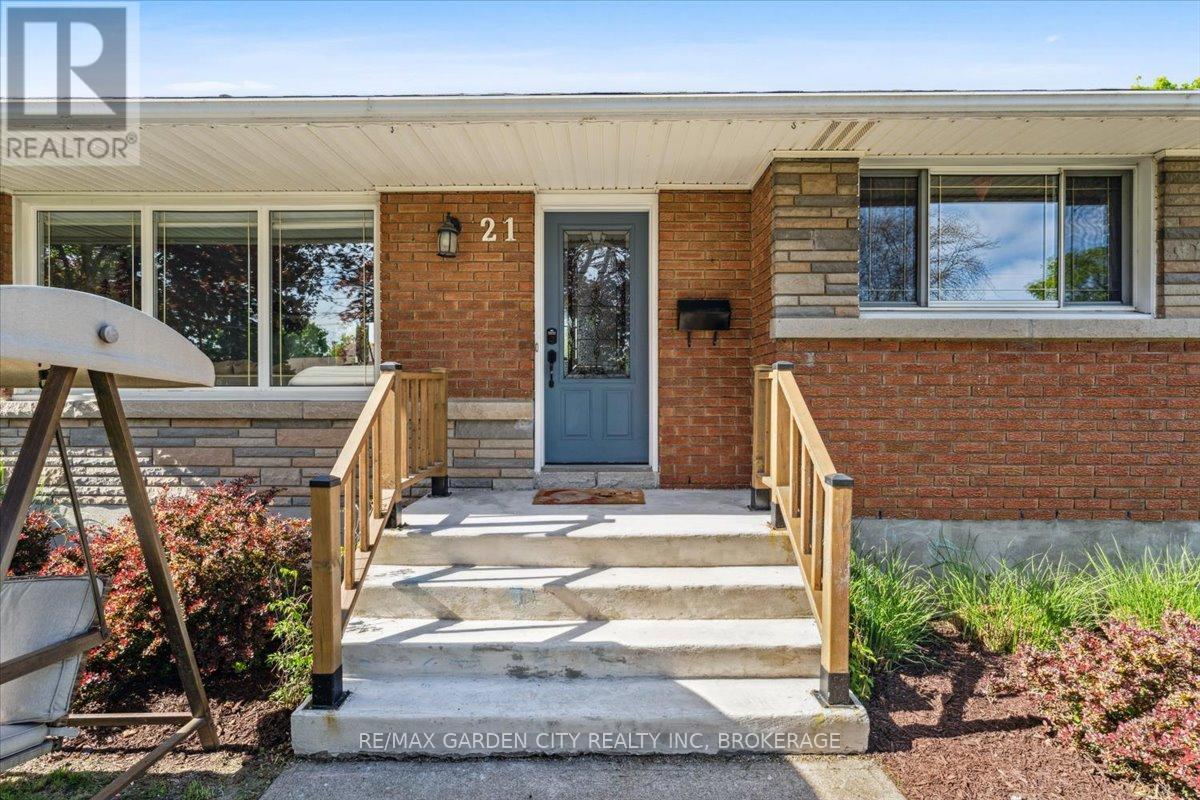 21 Kilbourne Crescent, St. Catharines, Ontario  L2M 3E3 - Photo 8 - X12149548