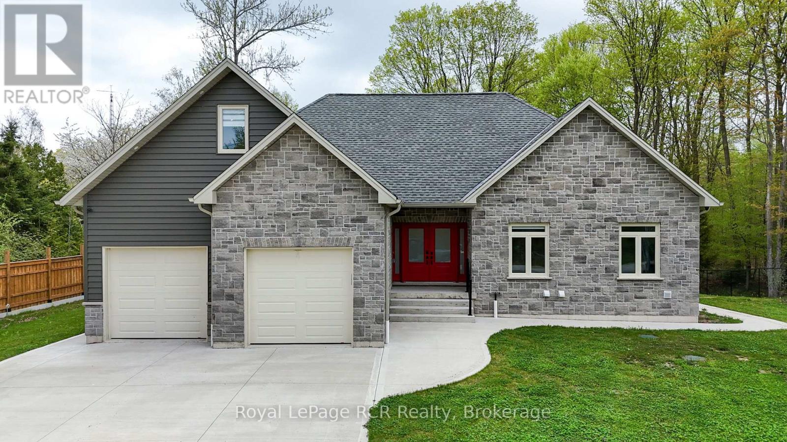 10 FREDERICK STREET E, South Bruce Peninsula, Ontario