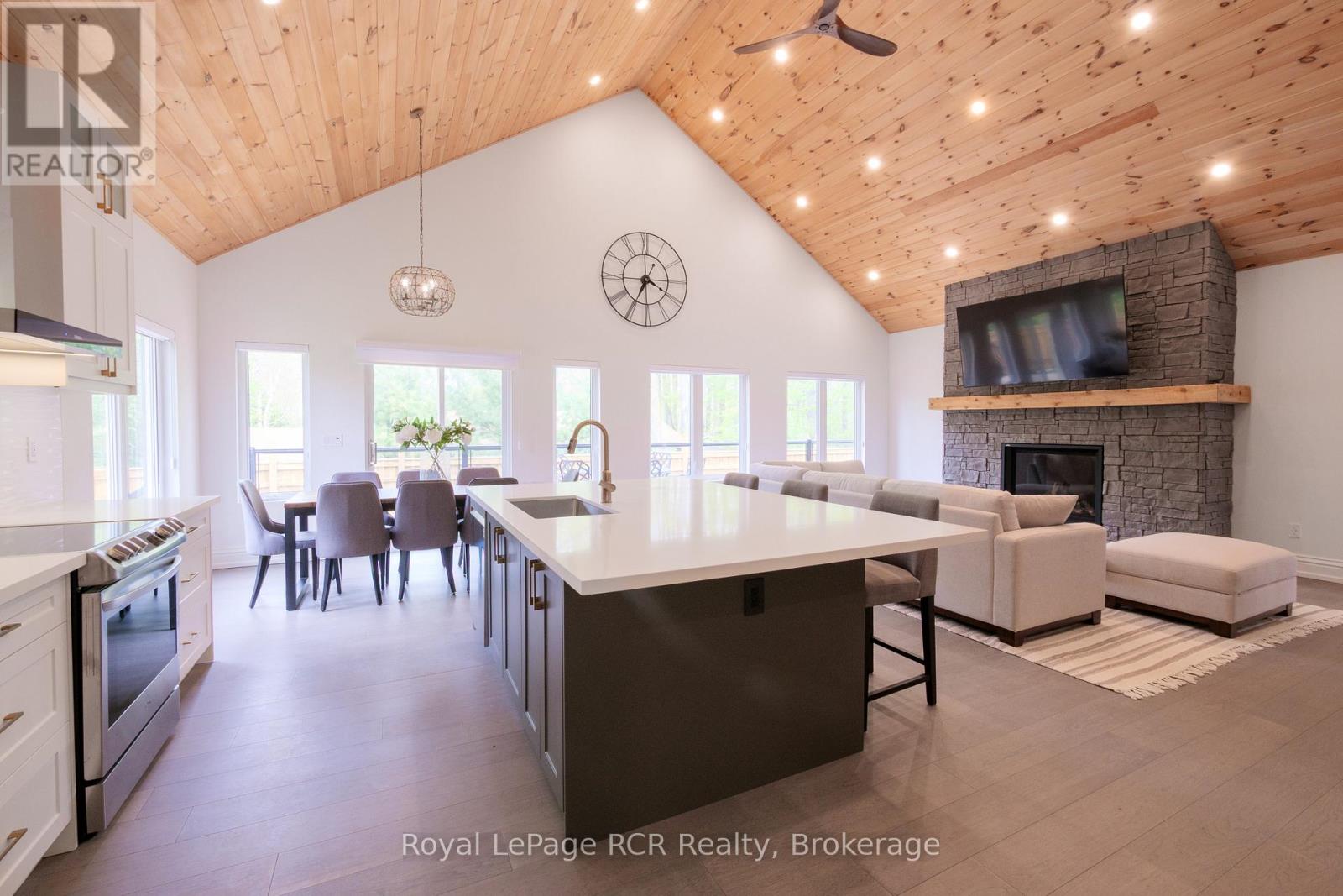 10 Frederick Street E, South Bruce Peninsula, Ontario  N0H 2G0 - Photo 12 - X12149542