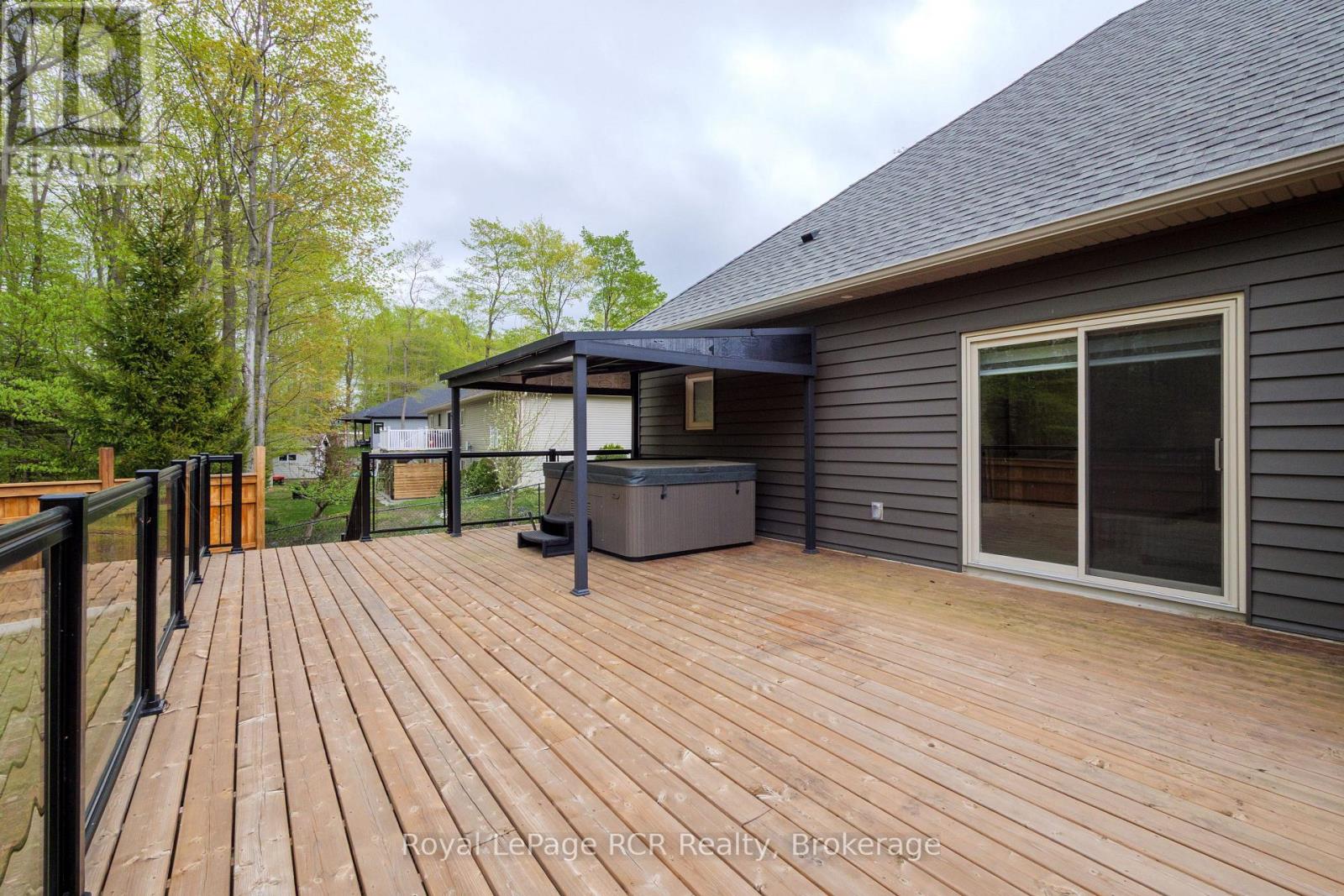 10 Frederick Street E, South Bruce Peninsula, Ontario  N0H 2G0 - Photo 19 - X12149542