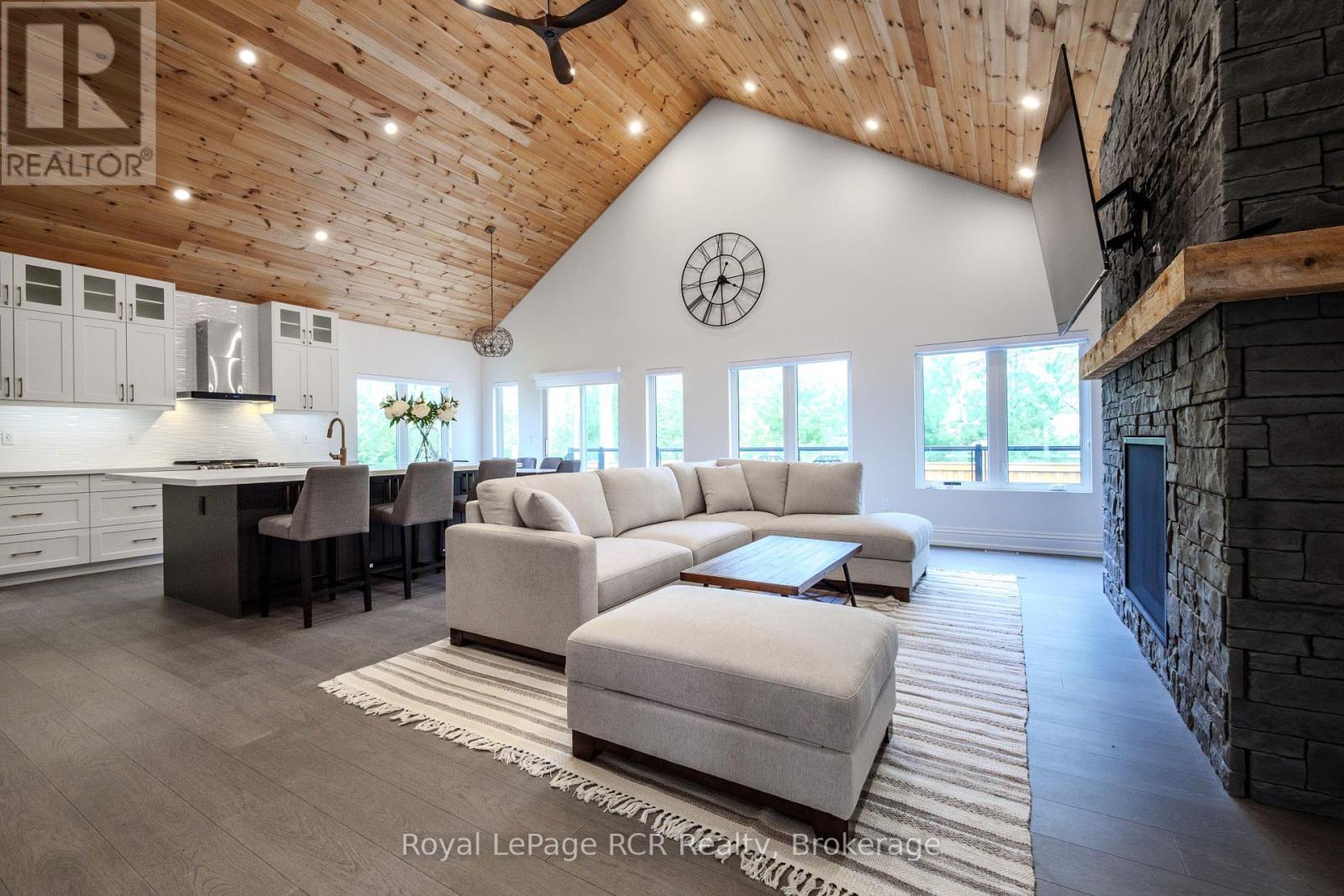 10 Frederick Street E, South Bruce Peninsula, Ontario  N0H 2G0 - Photo 2 - X12149542