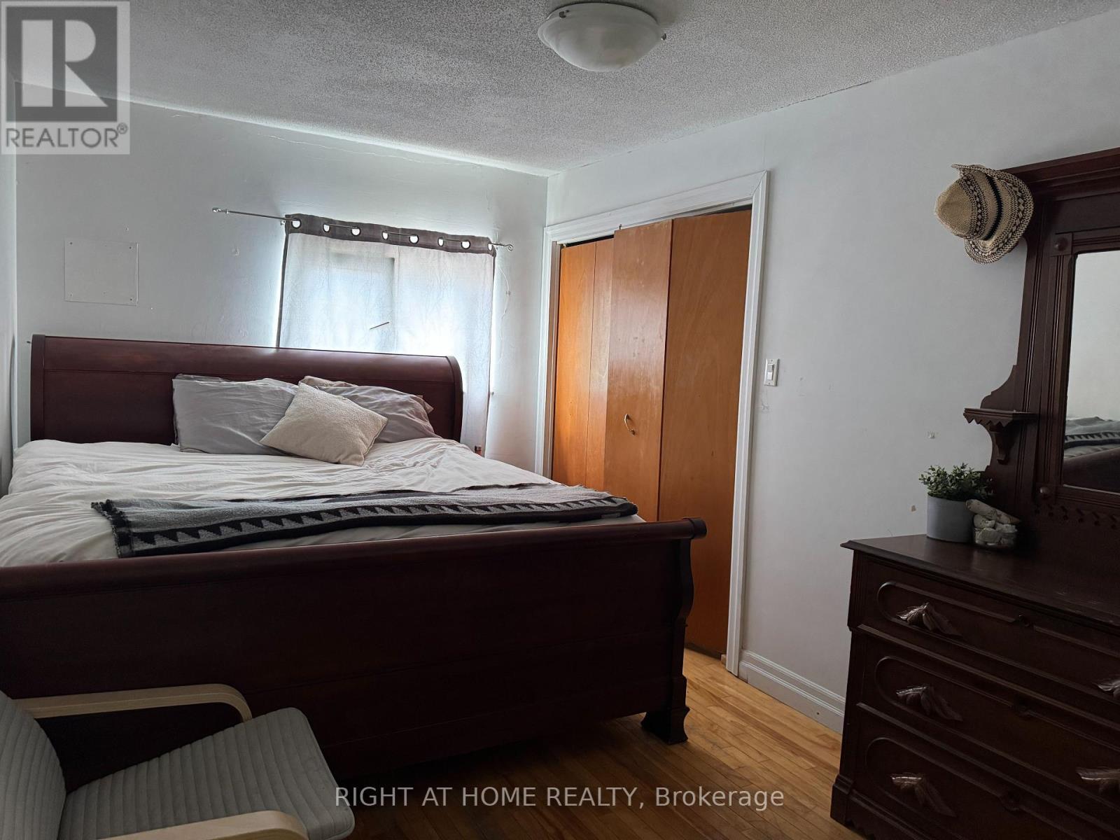 253 Frechette Street, Ottawa, Ontario  K1L 7T3 - Photo 11 - X12149555
