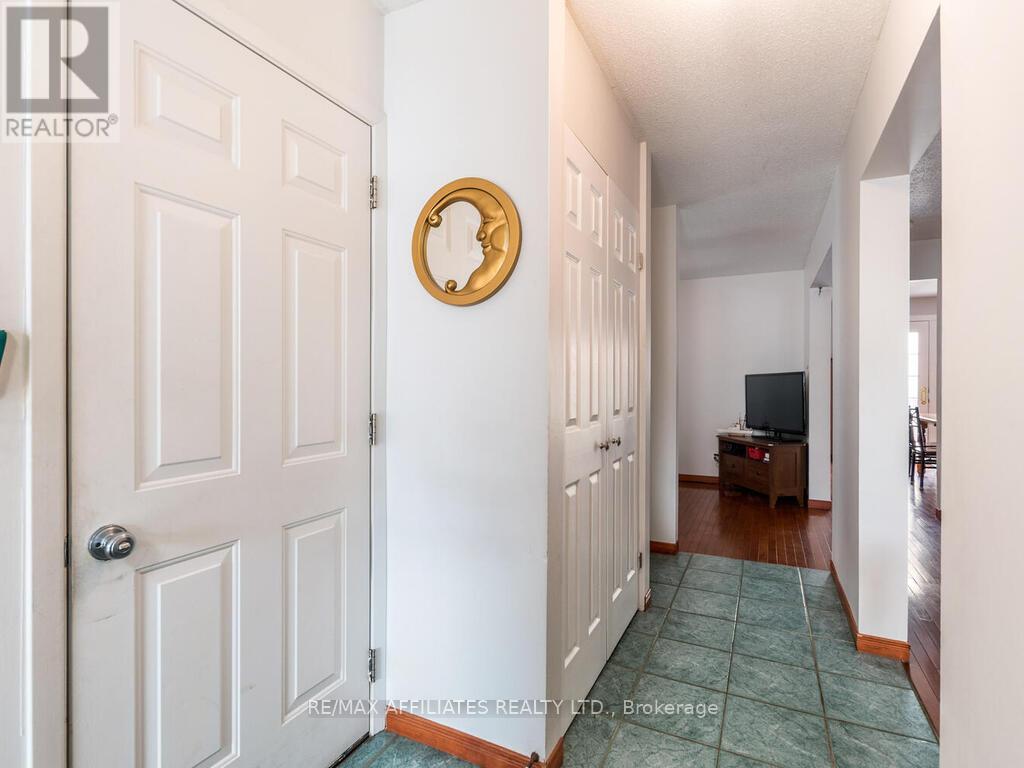 Property at 1015 ALENMEDE CRESCENT image 4