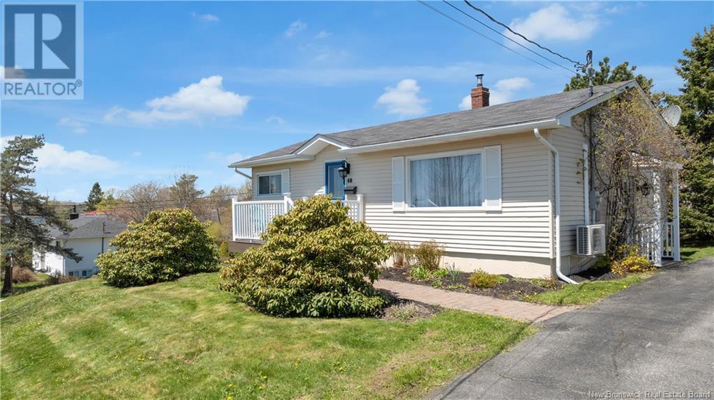 Property at 48 Glengarry Drive image 2