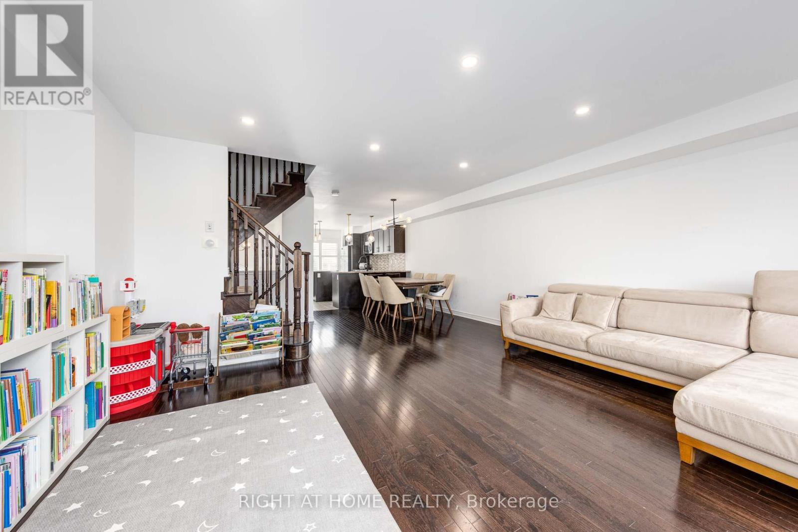366 Doak Lane, Newmarket (Gorham-College Manor), Ontario  L3Y 0A8 - Photo 11 - N12149507