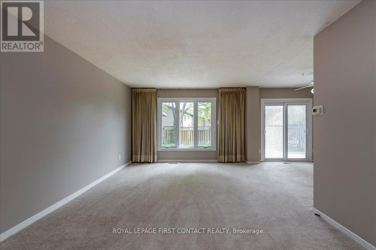 23 Merrylynn Drive, Richmond Hill, Ontario  L4C 5B1 - Photo 10 - N12149539