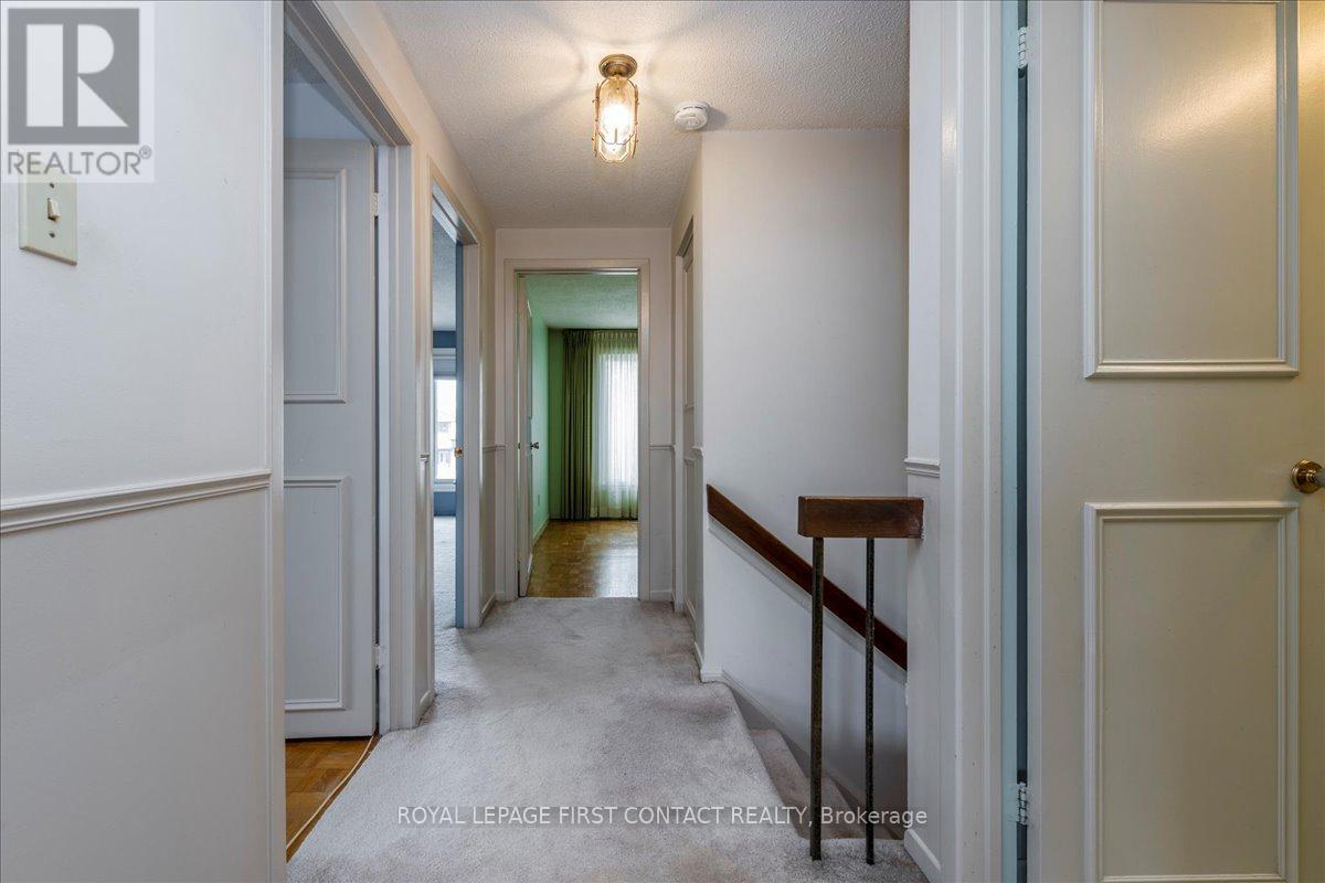 23 Merrylynn Drive, Richmond Hill, Ontario  L4C 5B1 - Photo 16 - N12149539