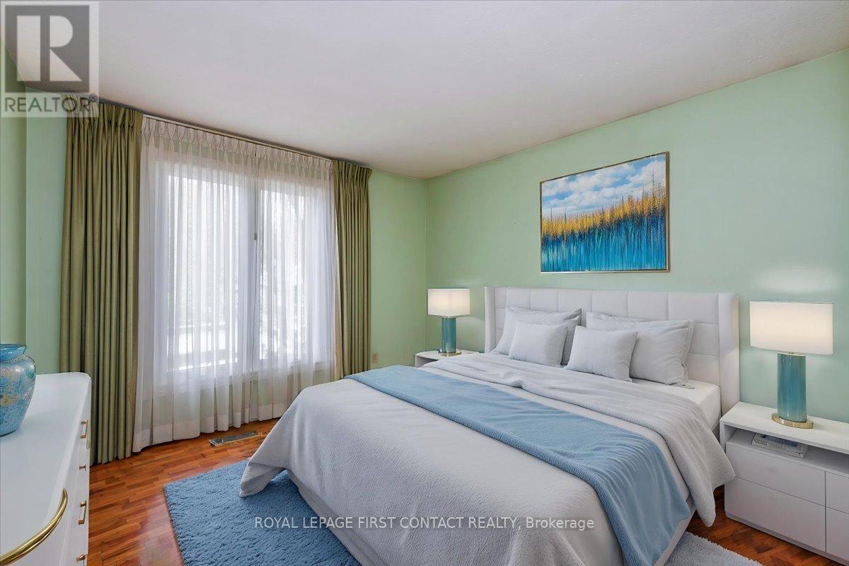 23 Merrylynn Drive, Richmond Hill, Ontario  L4C 5B1 - Photo 23 - N12149539