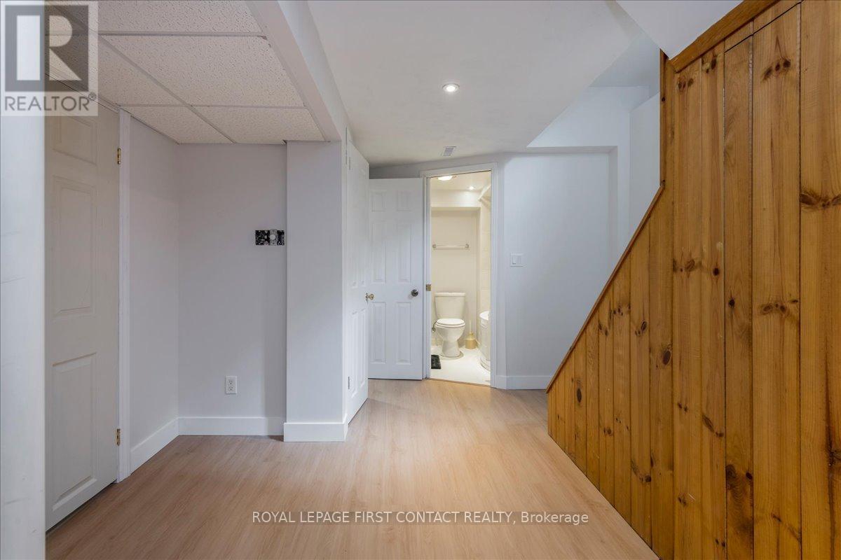 23 Merrylynn Drive, Richmond Hill, Ontario  L4C 5B1 - Photo 26 - N12149539