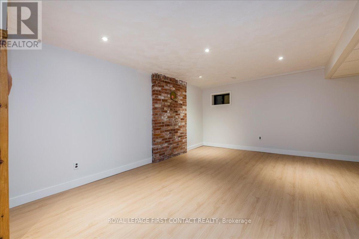 23 Merrylynn Drive, Richmond Hill, Ontario  L4C 5B1 - Photo 31 - N12149539