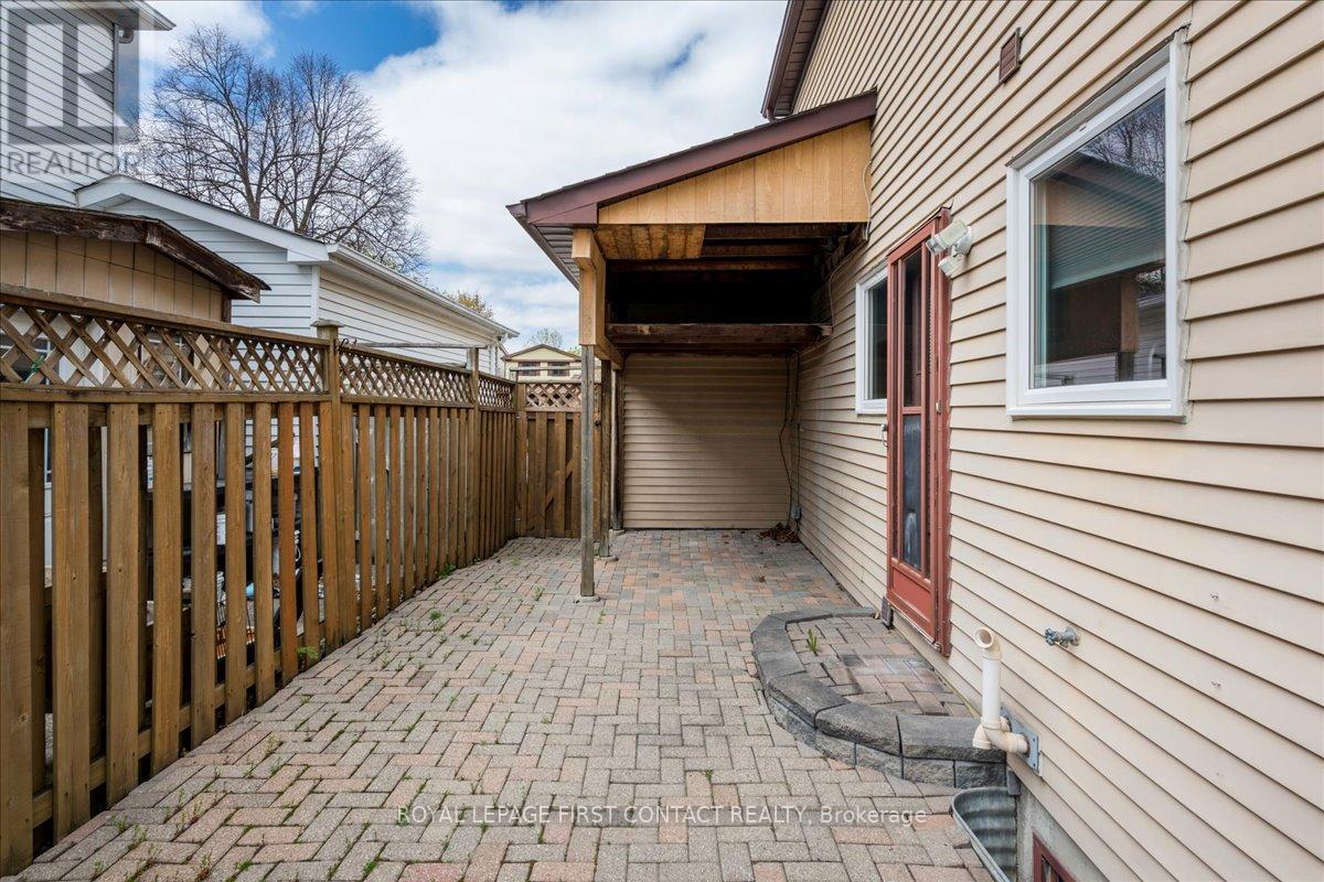 23 Merrylynn Drive, Richmond Hill, Ontario  L4C 5B1 - Photo 38 - N12149539