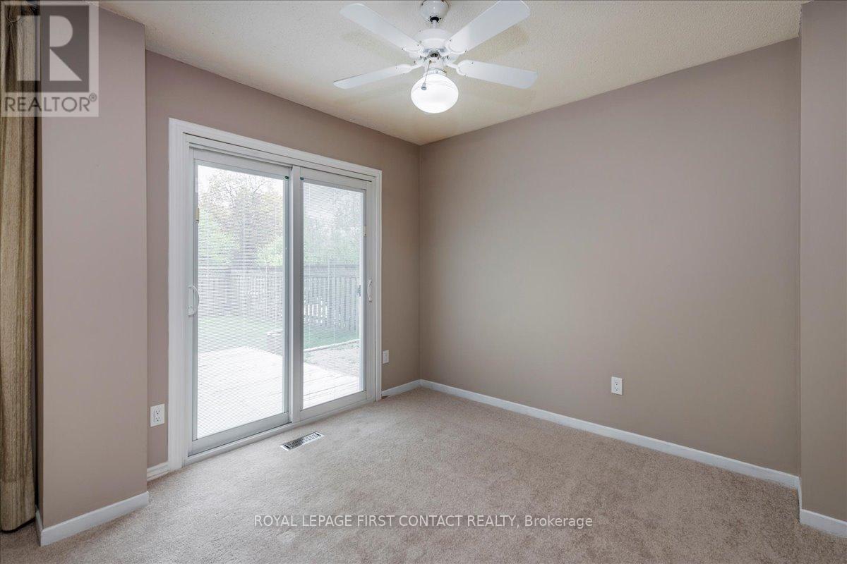 23 Merrylynn Drive, Richmond Hill, Ontario  L4C 5B1 - Photo 9 - N12149539