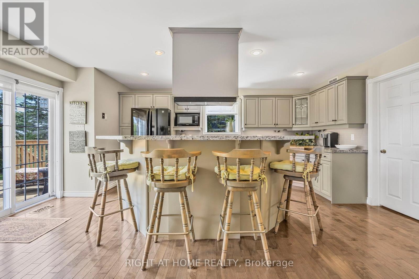 57 Highland Drive, Oro-Medonte, Ontario  L0L 2L0 - Photo 13 - S12149549