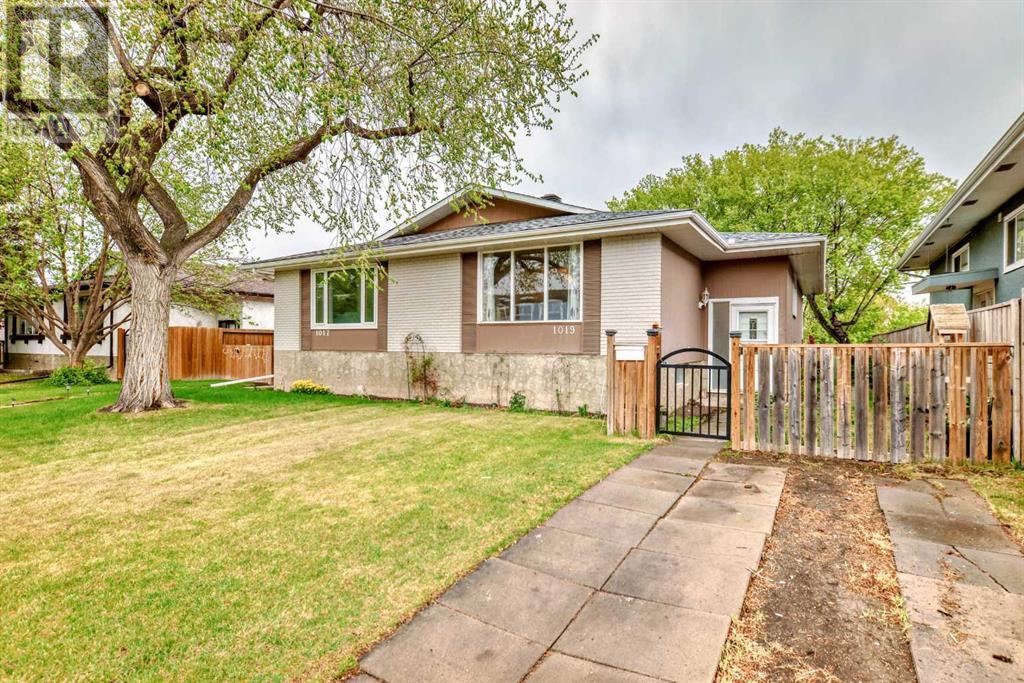 Property at 1019 Canfield Crescent SW image 2