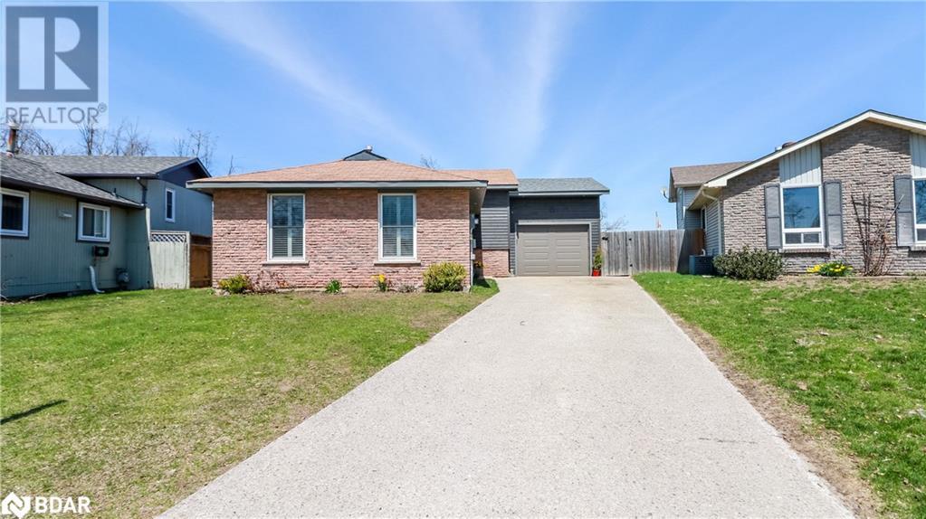 51 CHRISTIE Crescent, Barrie, Ontario