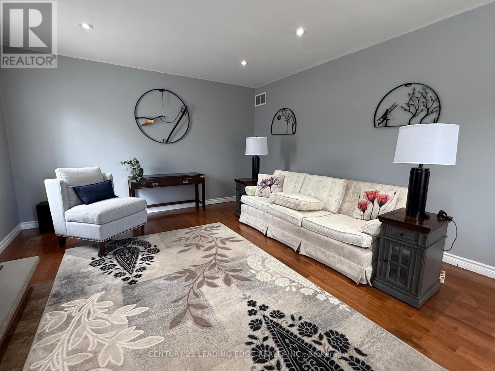 2 Colleen Crescent, Caledon, Ontario  L7C 1E8 - Photo 11 - W12149495