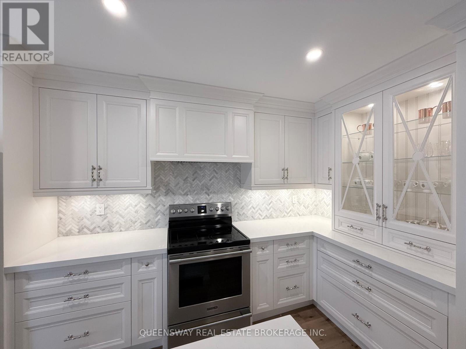 82 Roxton Road, Oakville, Ontario  L6H 7A1 - Photo 22 - W12149498