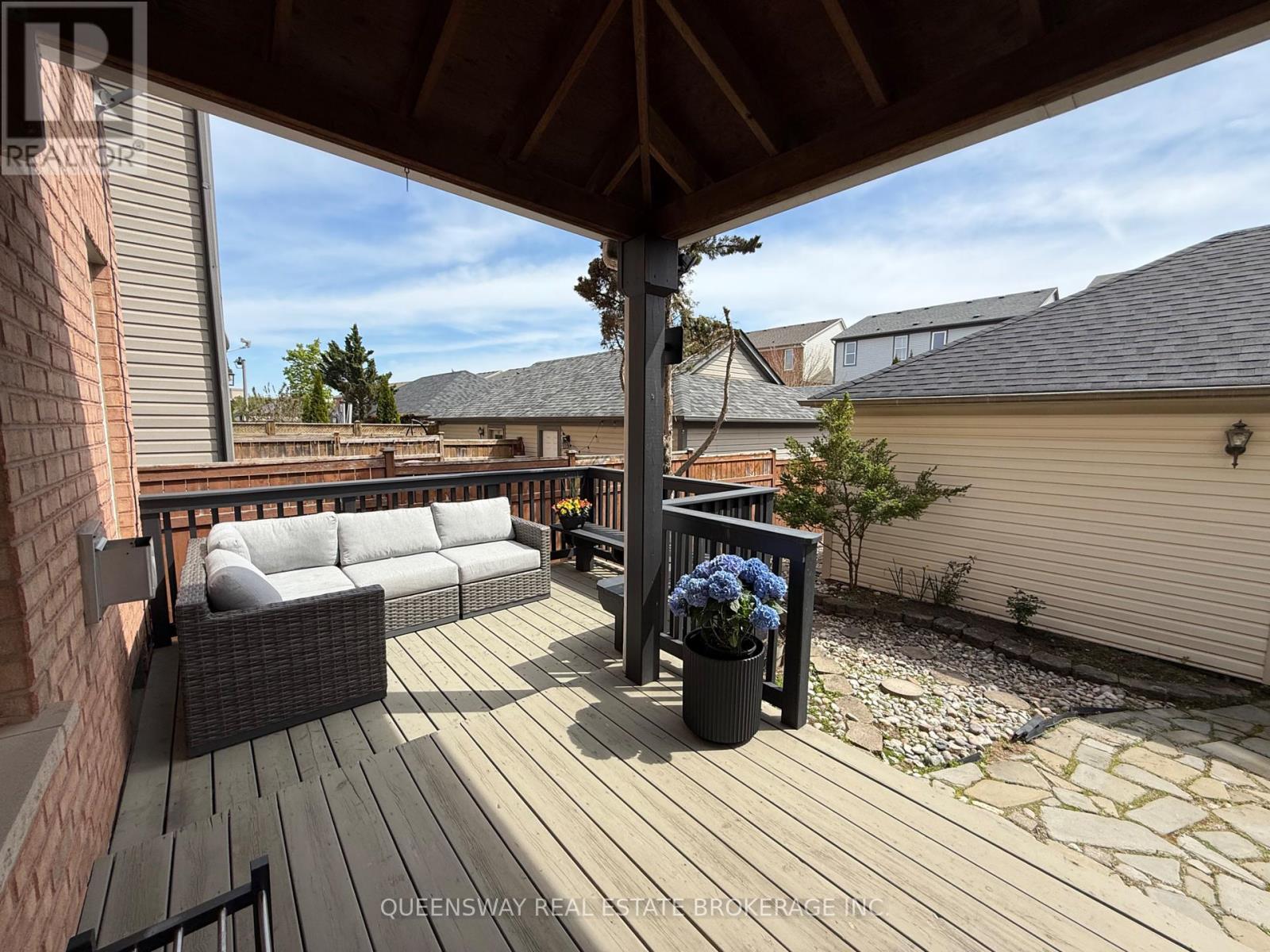 82 Roxton Road, Oakville, Ontario  L6H 7A1 - Photo 3 - W12149498