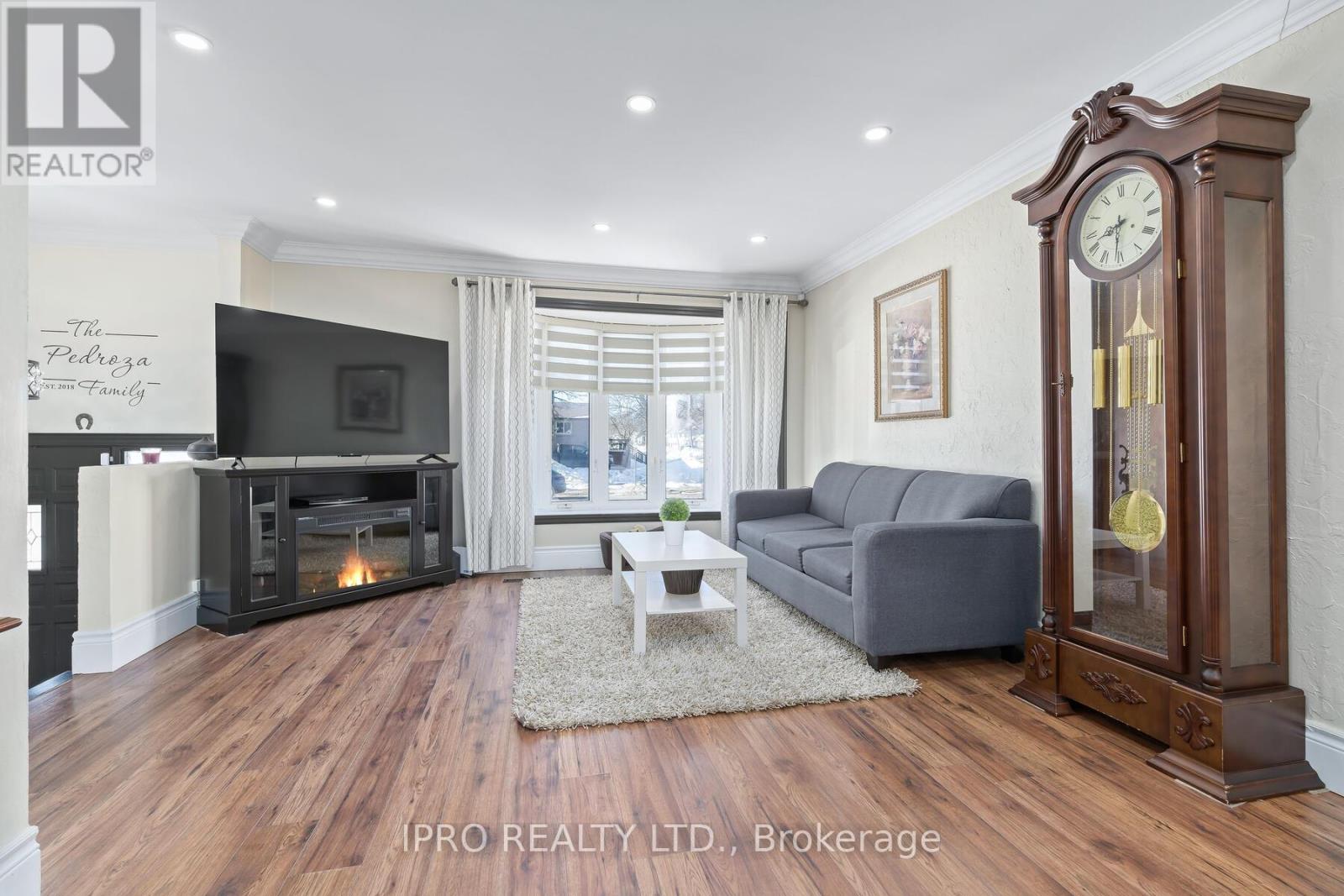 Property at 77 BURBANK CRESCENT image 4