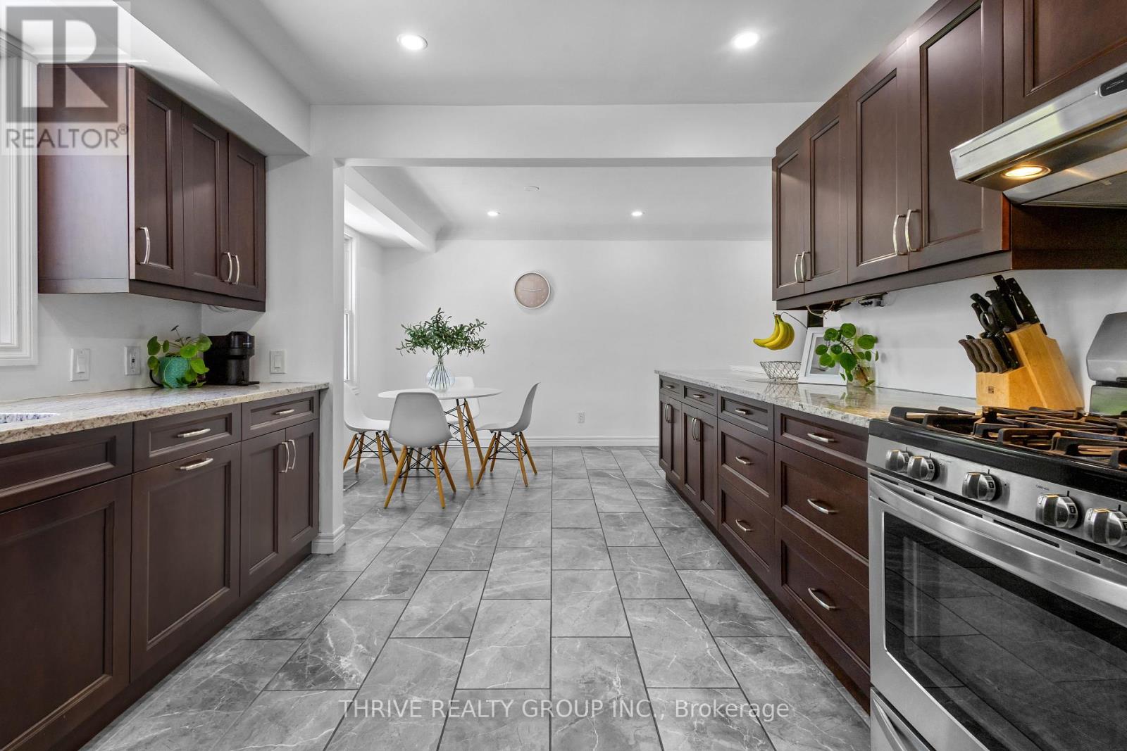 808 Westbury Crescent, London South (South O), Ontario  N6J 3C7 - Photo 7 - X12149618