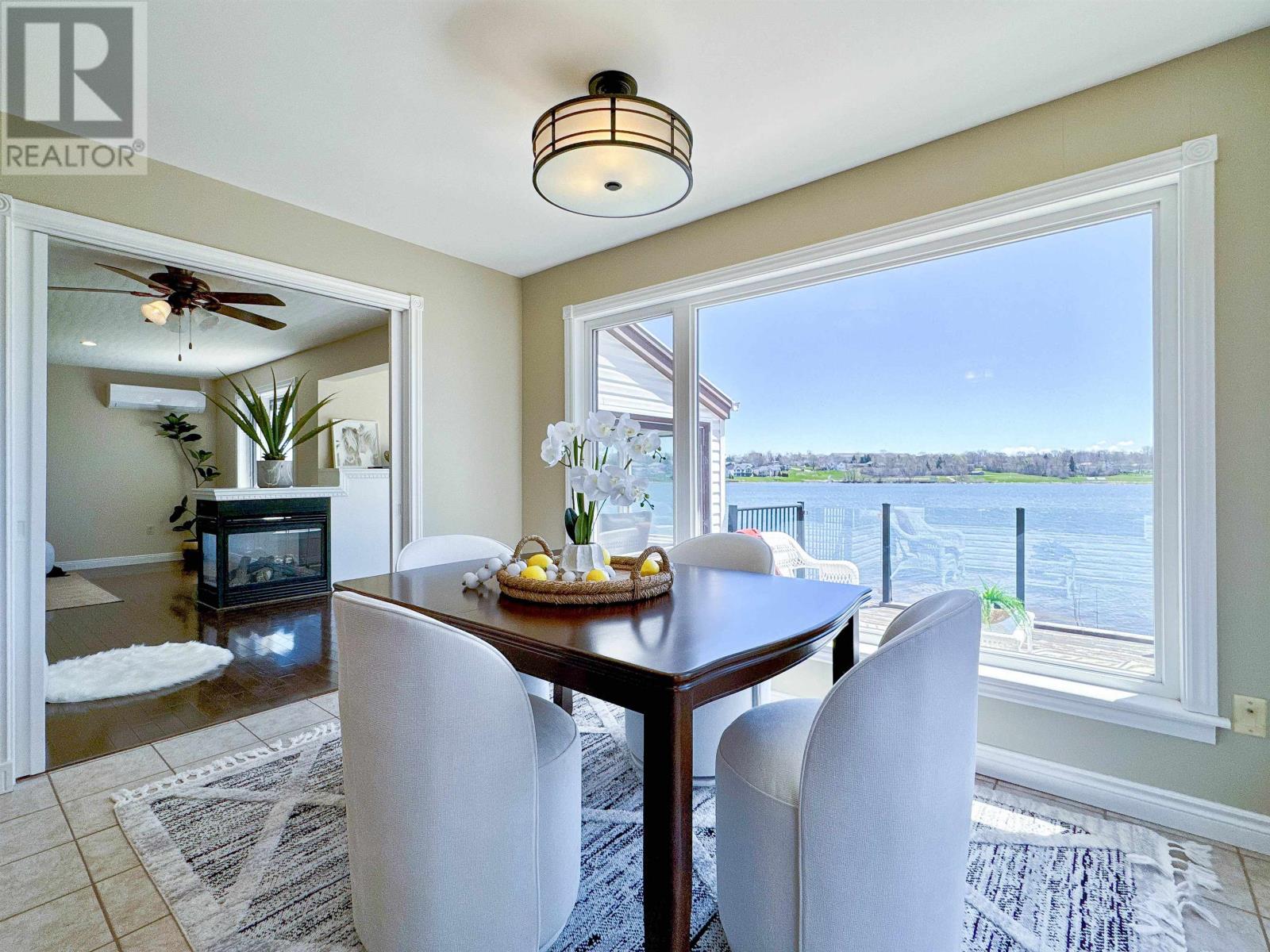 Property at 86 Parkside Drive image 4