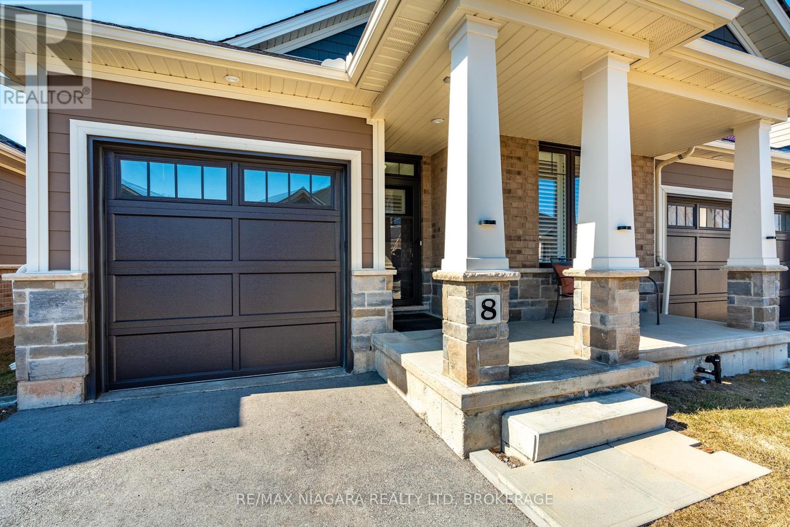 8 TOE BLAKE COURT, Grimsby, Ontario