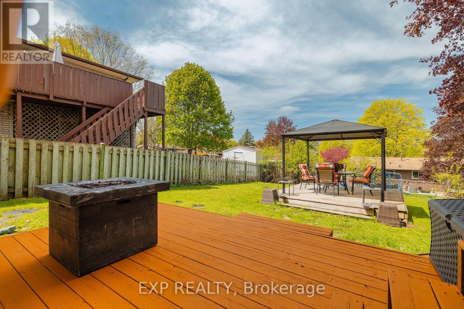 72 Westbury Crescent, Cambridge, Ontario  N3C 3G2 - Photo 32 - X12149540