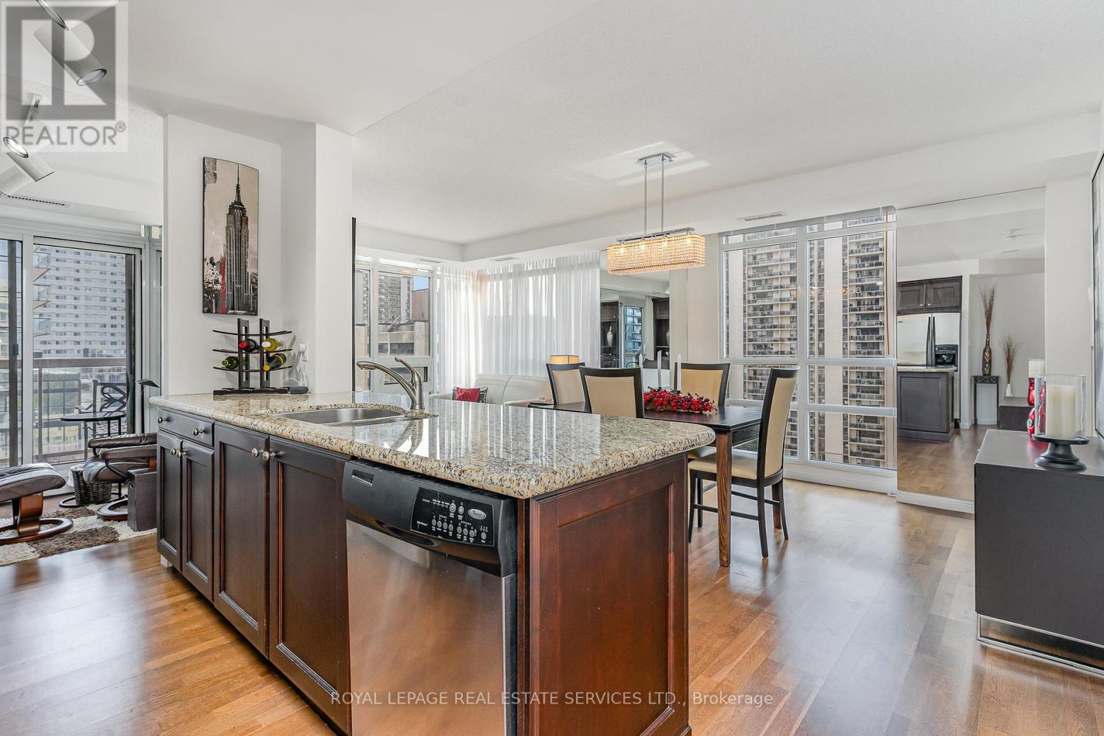 1203 - 900 MOUNT PLEASANT ROAD, Toronto, Ontario