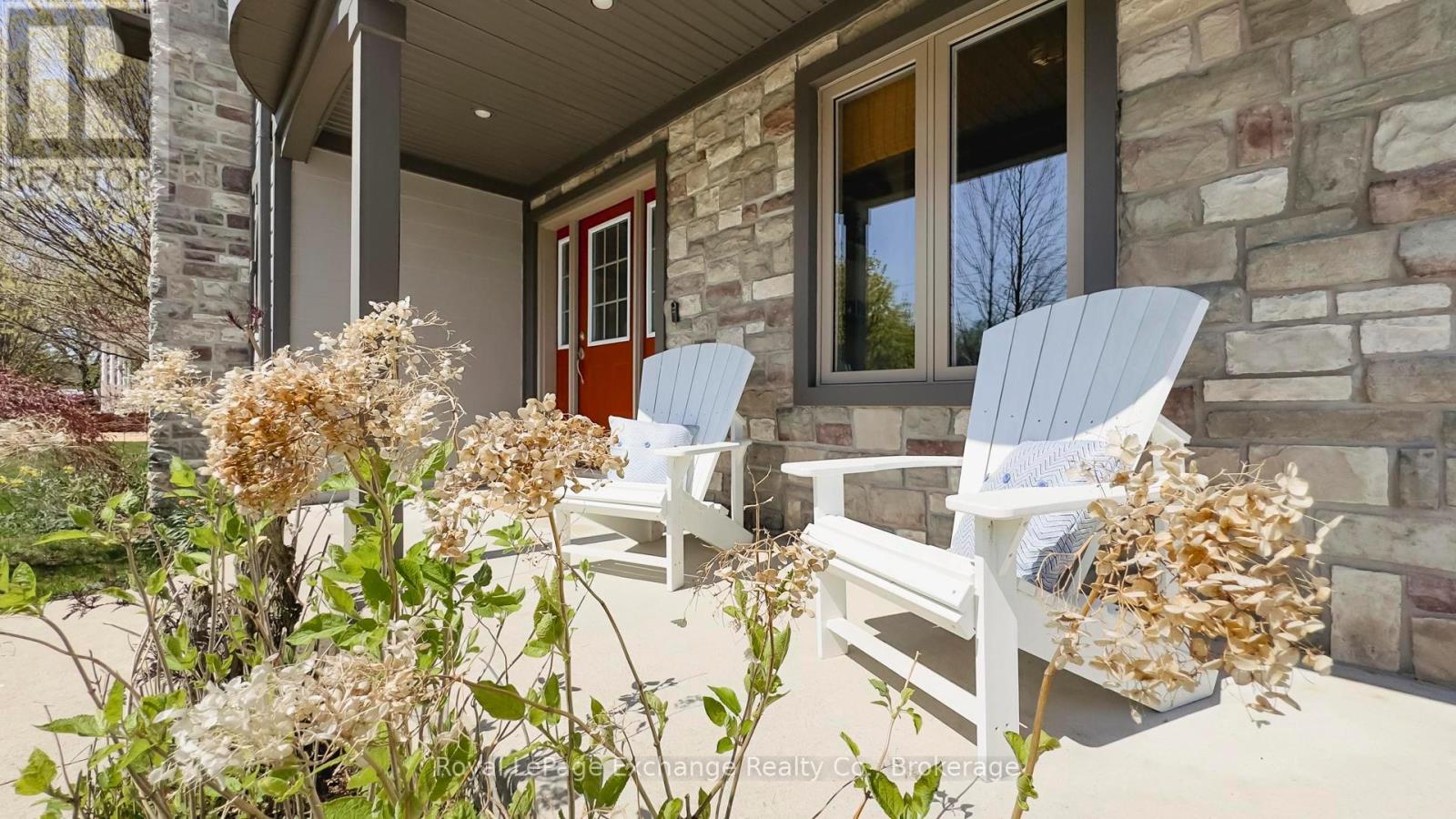 902 Park Place, Huron-Kinloss, Ontario  N2Z 0C4 - Photo 4 - X12149575