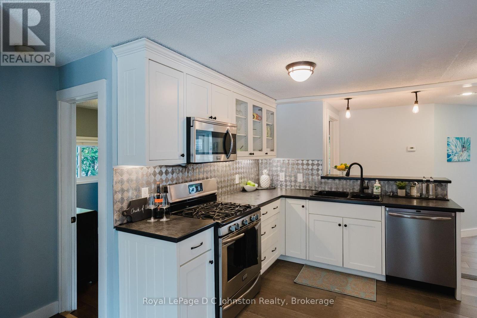 38 Oak Street, Saugeen Shores, Ontario  N0H 2L0 - Photo 18 - X12149611