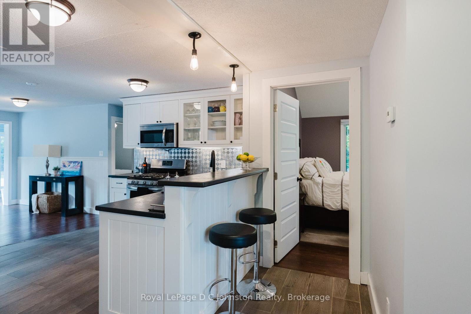38 Oak Street, Saugeen Shores, Ontario  N0H 2L0 - Photo 20 - X12149611