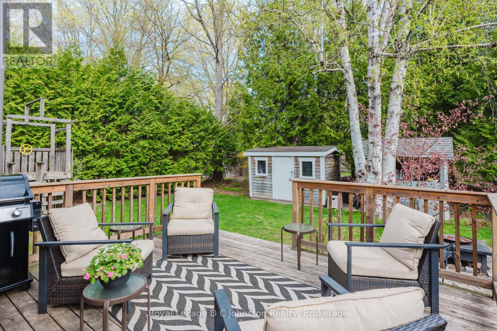 38 Oak Street, Saugeen Shores, Ontario  N0H 2L0 - Photo 7 - X12149611